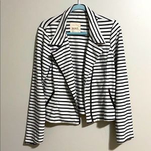 Hint Black and white striped jacket